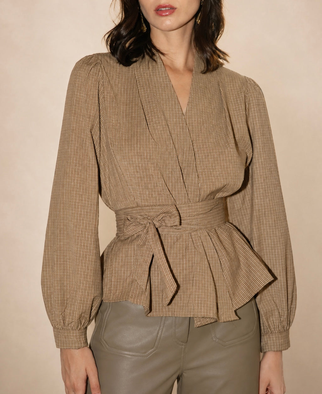 Cannes Geruite Overslag Blouse - Taupe